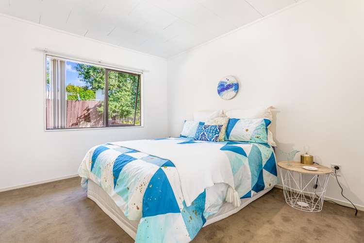 2/194 Waimumu Road Massey_13