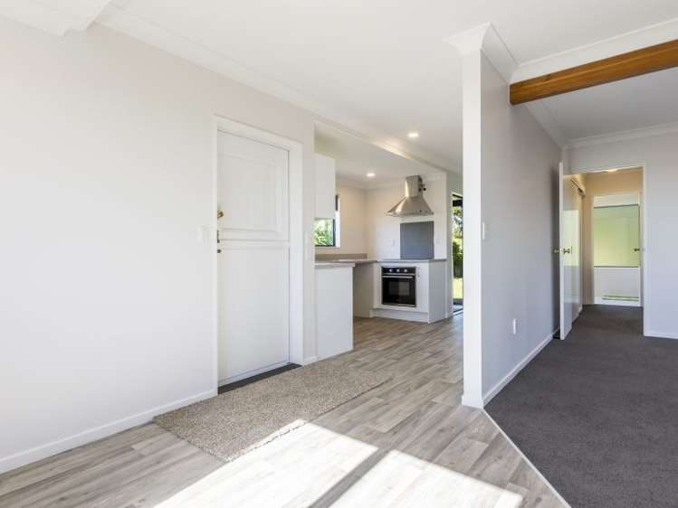 6 Philomel Crest Welcome Bay_13