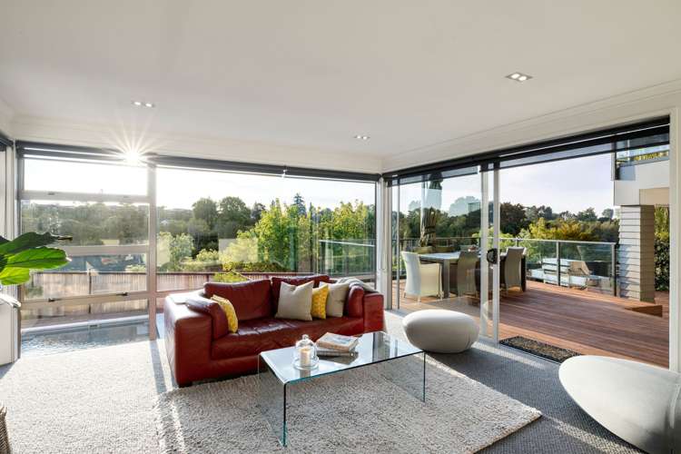 809 River Road Chartwell_19