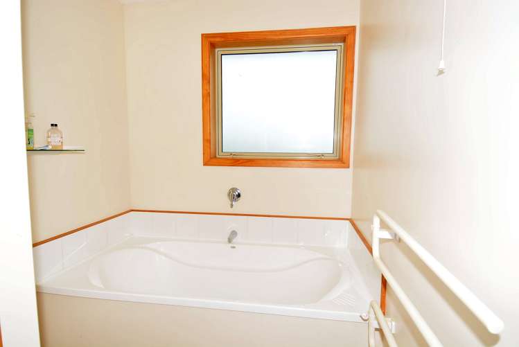 8 Tramway Road Winton Surrounds_8