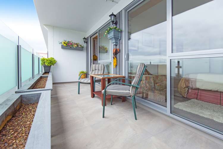 220/17 Link Crescent Stanmore Bay_1