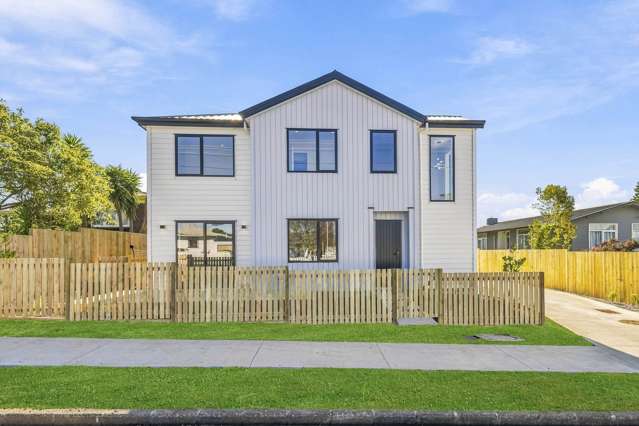 Road-Front Living with Space & Convenience