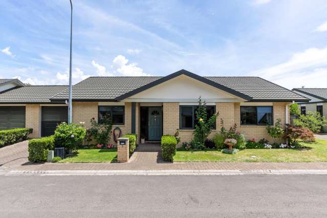 Terrific townhouse with sunny style