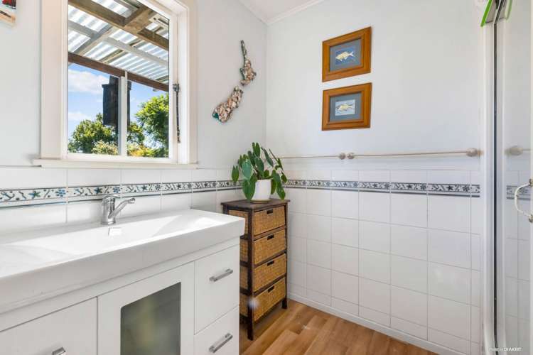 54 Botany Road Botany Downs_12