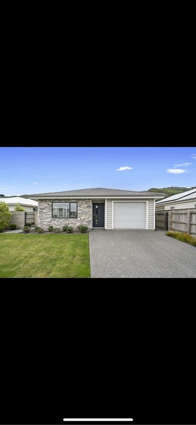 Modern 2-Bedroom Home in Wainuiomata