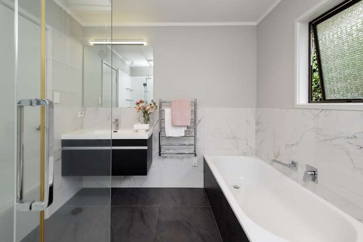 35 Pickwick Parade Mellons Bay_21