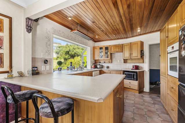 64 Collins Avenue Tawa_3