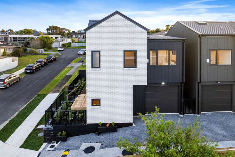 3A Towra Place Botany Downs_34