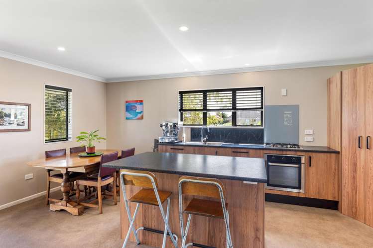 22 Kiharoa Street Otaki Beach_16