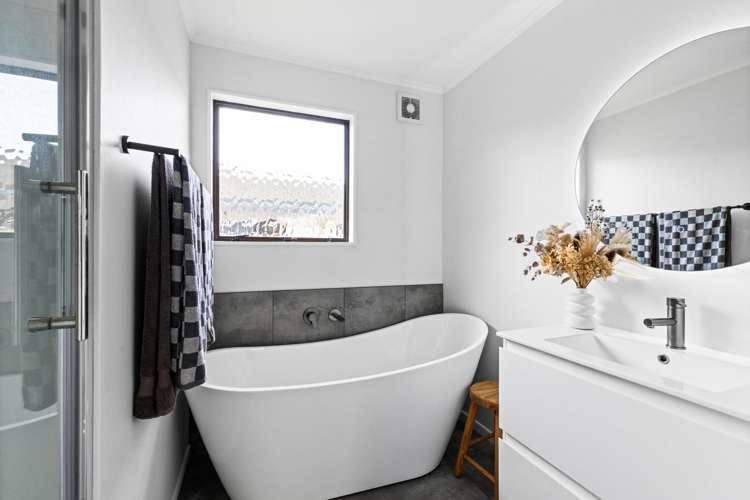 19a Menin Road Onekawa_10