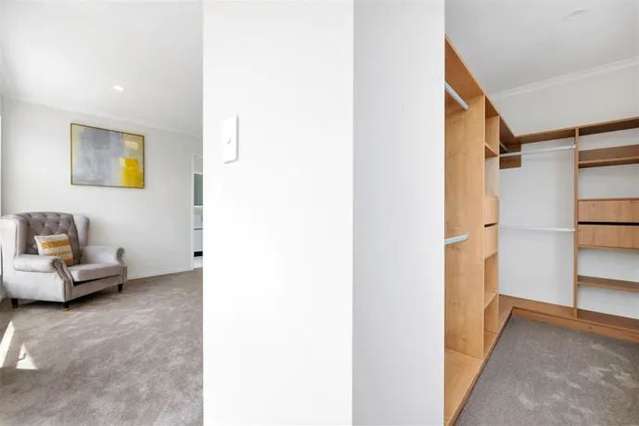 Meticulously Designed House At Flat Bush