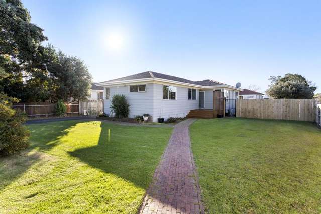 Owners Relocating - 696m² Corner Opportunity!