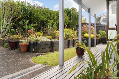 2/102 Manhattan Heights_2