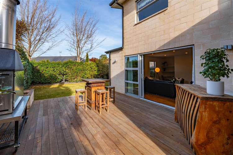 140 Hussey Road Northwood_33