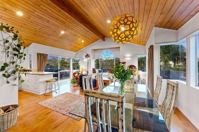 2/962 Beach Road Torbay_3