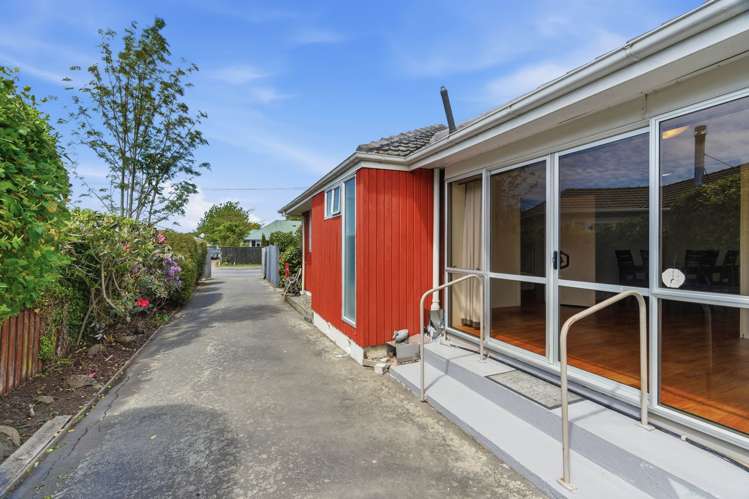 8 Nyoli Street Northcote_22