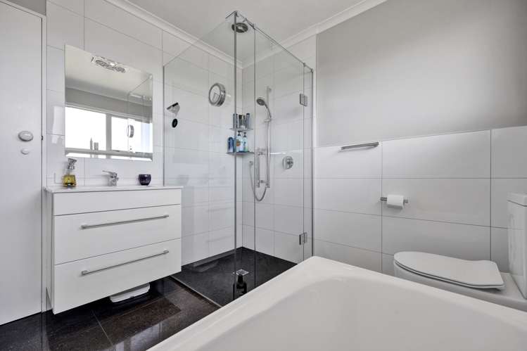 87 Monmouth Road Pembroke_15