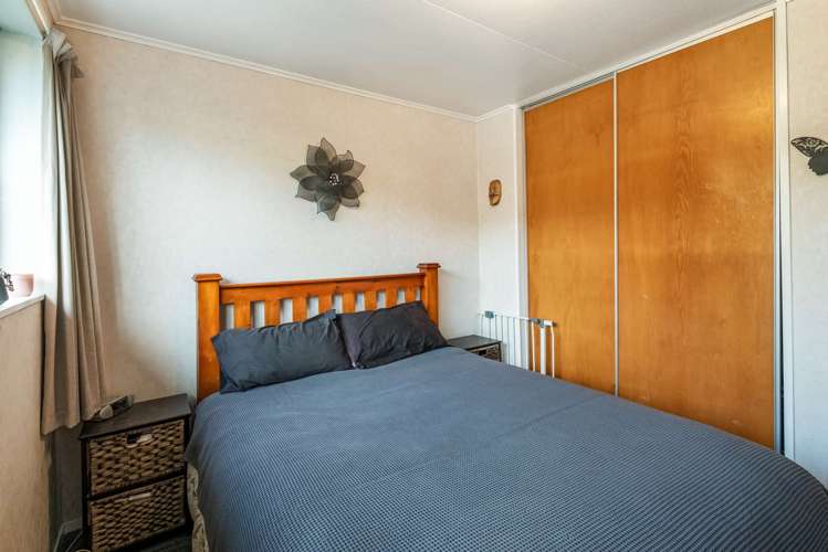 2 Dale Crescent Gore Surrounds_15