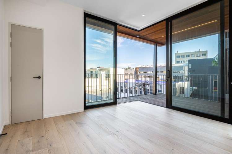 G01/45 Mount Eden Road 1728_2