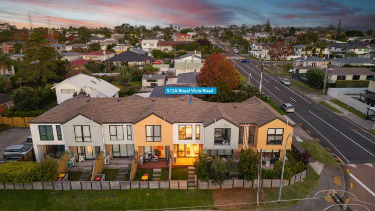 5/1A Royal View Road Te Atatu South_15