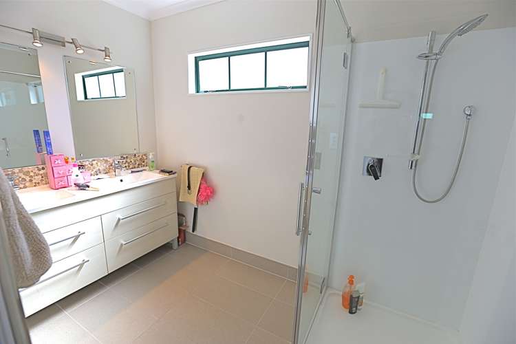 1/105 Beach Road Mellons Bay_12