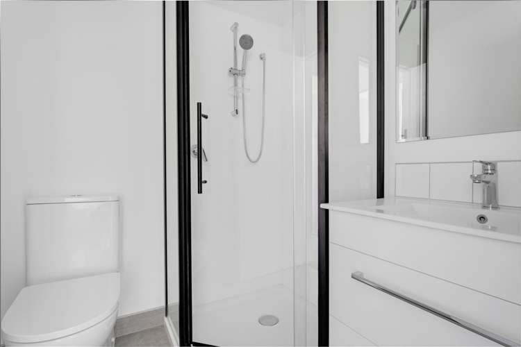 101/3 Rauemi Way Te Atatu South_12