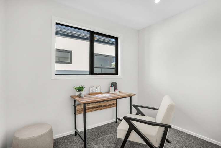 10/12 Marion Street Silverstream_19