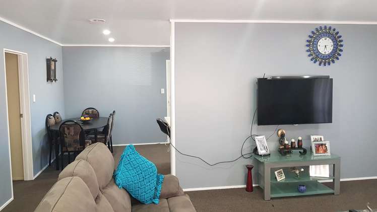 2/13 Bunnythorpe Road Papakura_15