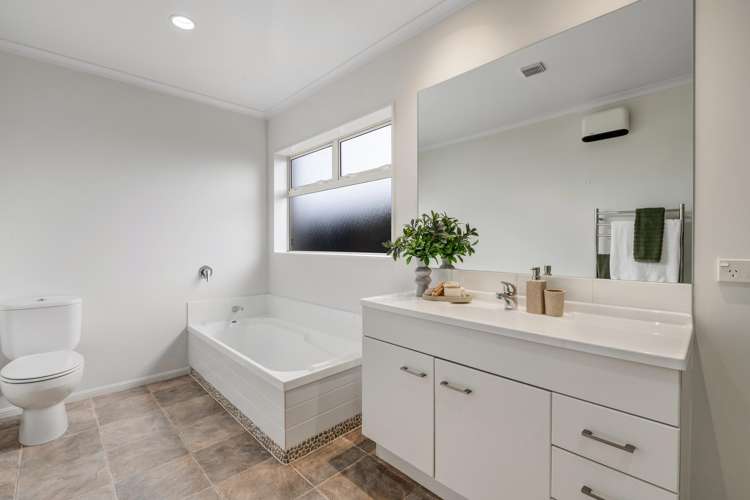 12a Pine Road Orewa_16