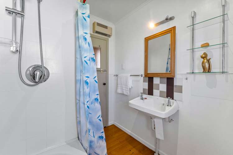 4 Duncan Avenue Te Atatu South_12