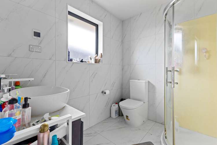 7 Azzurro Way Flat Bush_10