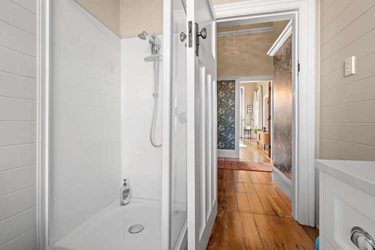 260 High Street North Carterton_24