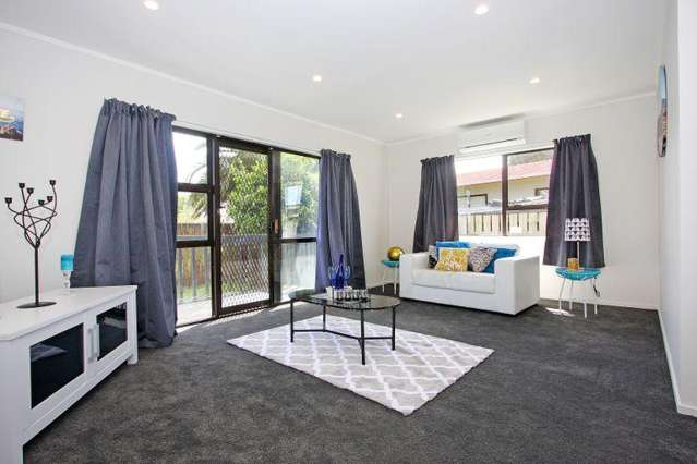 1/6 Hatherley Place Clendon Park_4