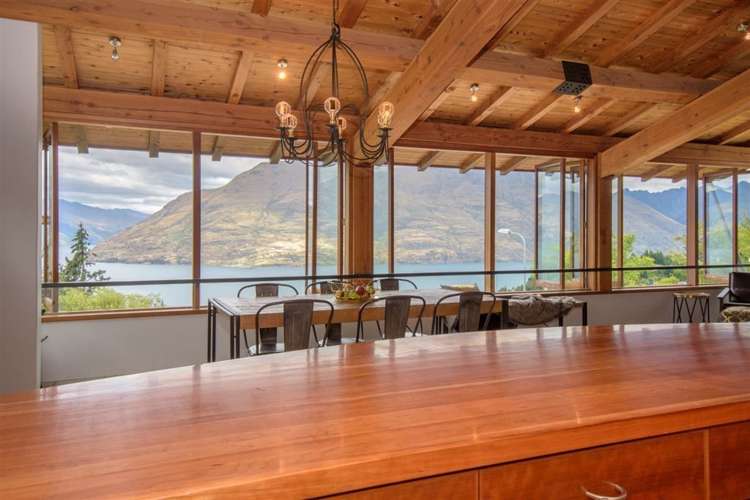 143 Wynyard Crescent Fernhill/Sunshine Bay_34