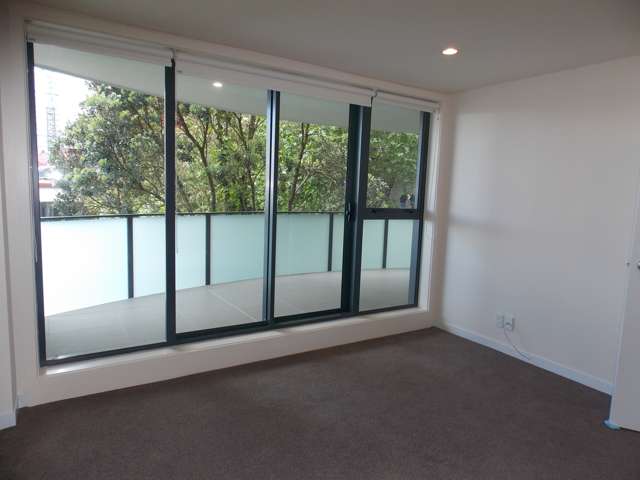 16/8 Basque Road Eden Terrace_2