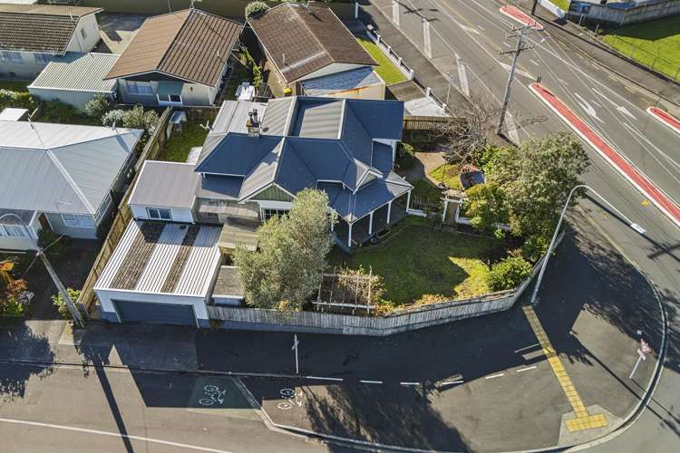 200 Tukapa Street Westown_23