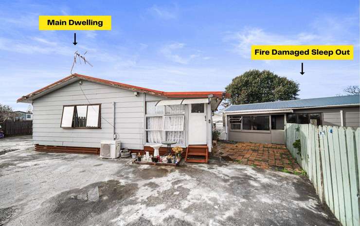 The fire-damaged home on Lynmore Drive had a 2021 CV of $730,000 and last sold in 2016 for $750,000. Photo / Supplied