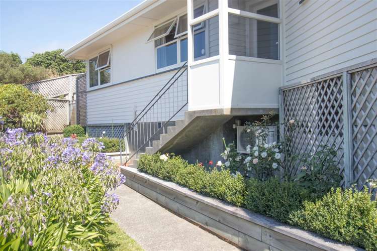 187 Helston Road Paparangi_15