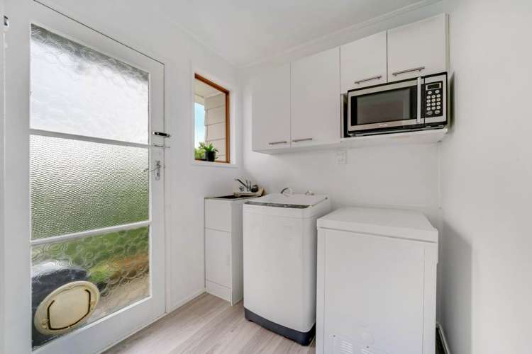 33 Catkin Crescent Papatoetoe_11