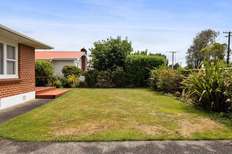 1 Reid Avenue Hawera_16