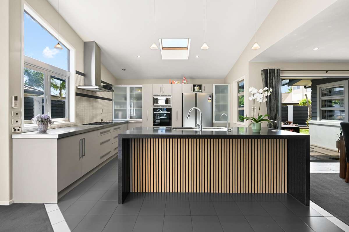 87 Huntington Drive_5