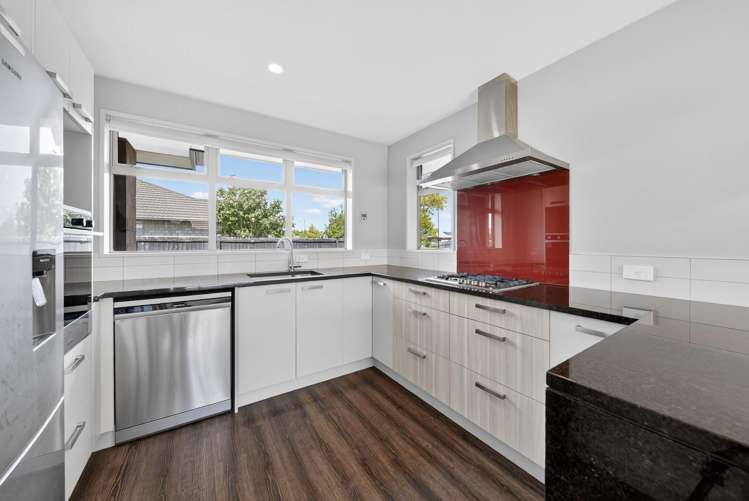 7 Carradale Avenue Yaldhurst_3