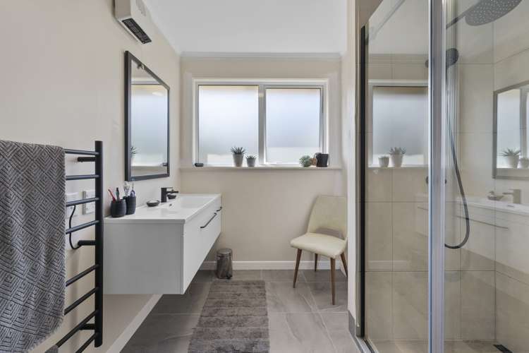 61 Victoria Street Waikino_17