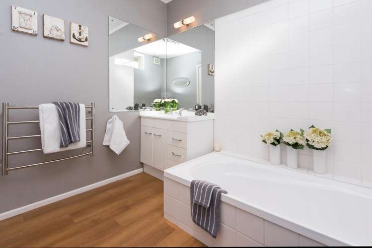 20 Montgomery Crescent Cockle Bay_13