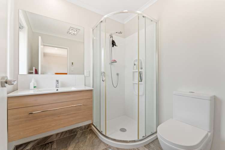 13 & 13a Te Awa Place Red Beach_14