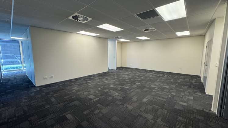 4-8 Pavilion Drive Mangere_5