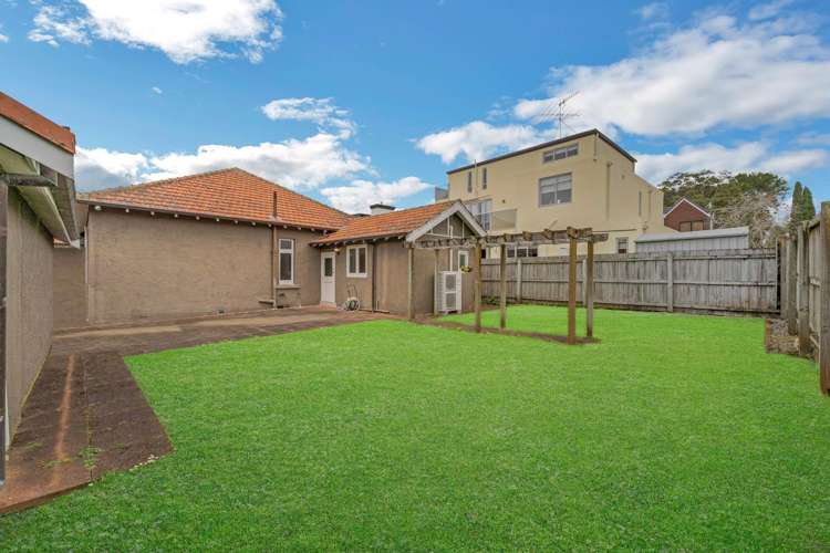 187 Green Lane West Greenlane_13