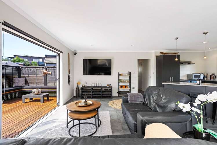 7 Ajax Head Pauanui_10