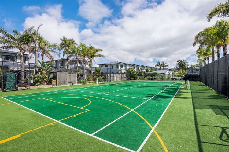 2/2 Armoy Drive East Tamaki_17