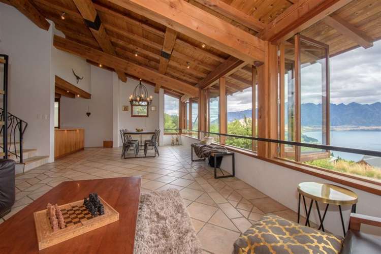 143 Wynyard Crescent Fernhill/Sunshine Bay_7